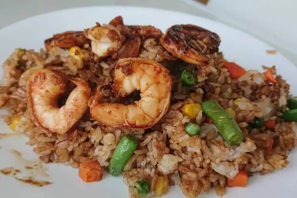 The Best Shrimp Fried Rice Recipe for a Delicious Dinner in Under 30 Minutes