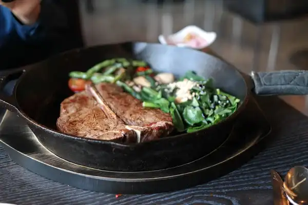 How To Use A Bluetooth Food Thermometer To Cook The Perfect Steak