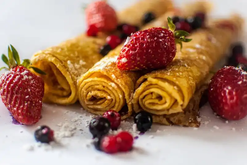 sweet crepes with summer fruits 1652661829 3905