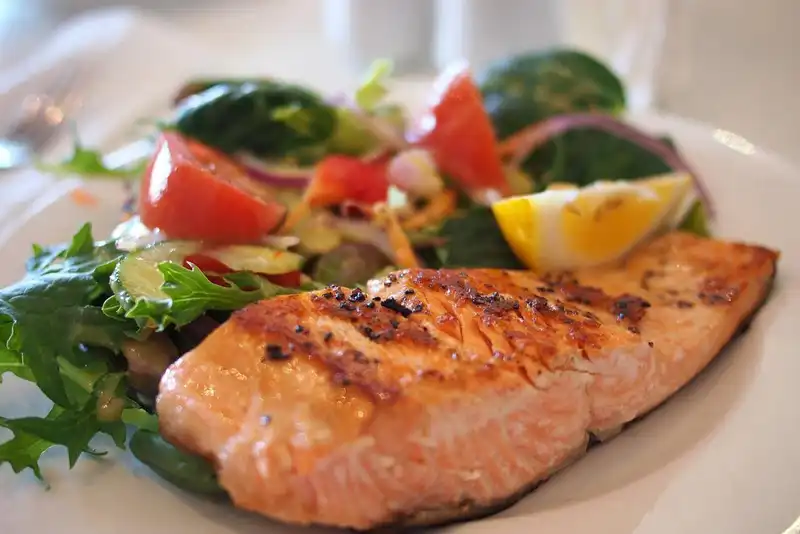 what makes this baked salmon recipe a healthy choice 1657104768 8270